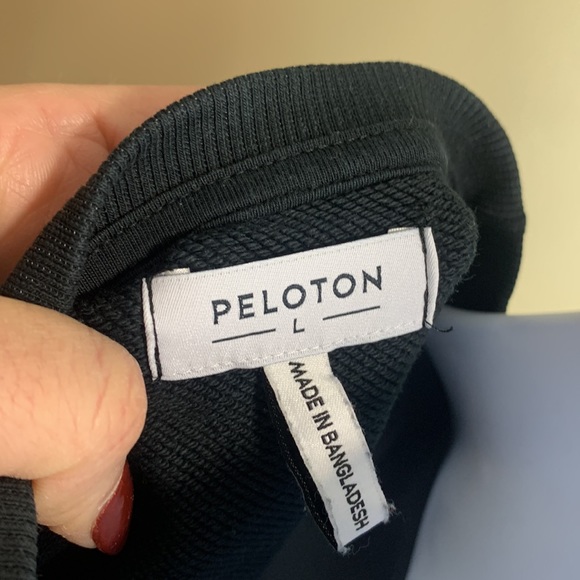 Nice Peloton sweatshirt - Picture 6 of 9